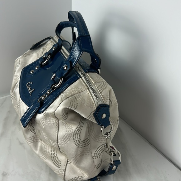 AUTHENTIC COACH Patent and Cloth bag. Missing shoulder strap. 2 stains. NWOT - Picture 5 of 11